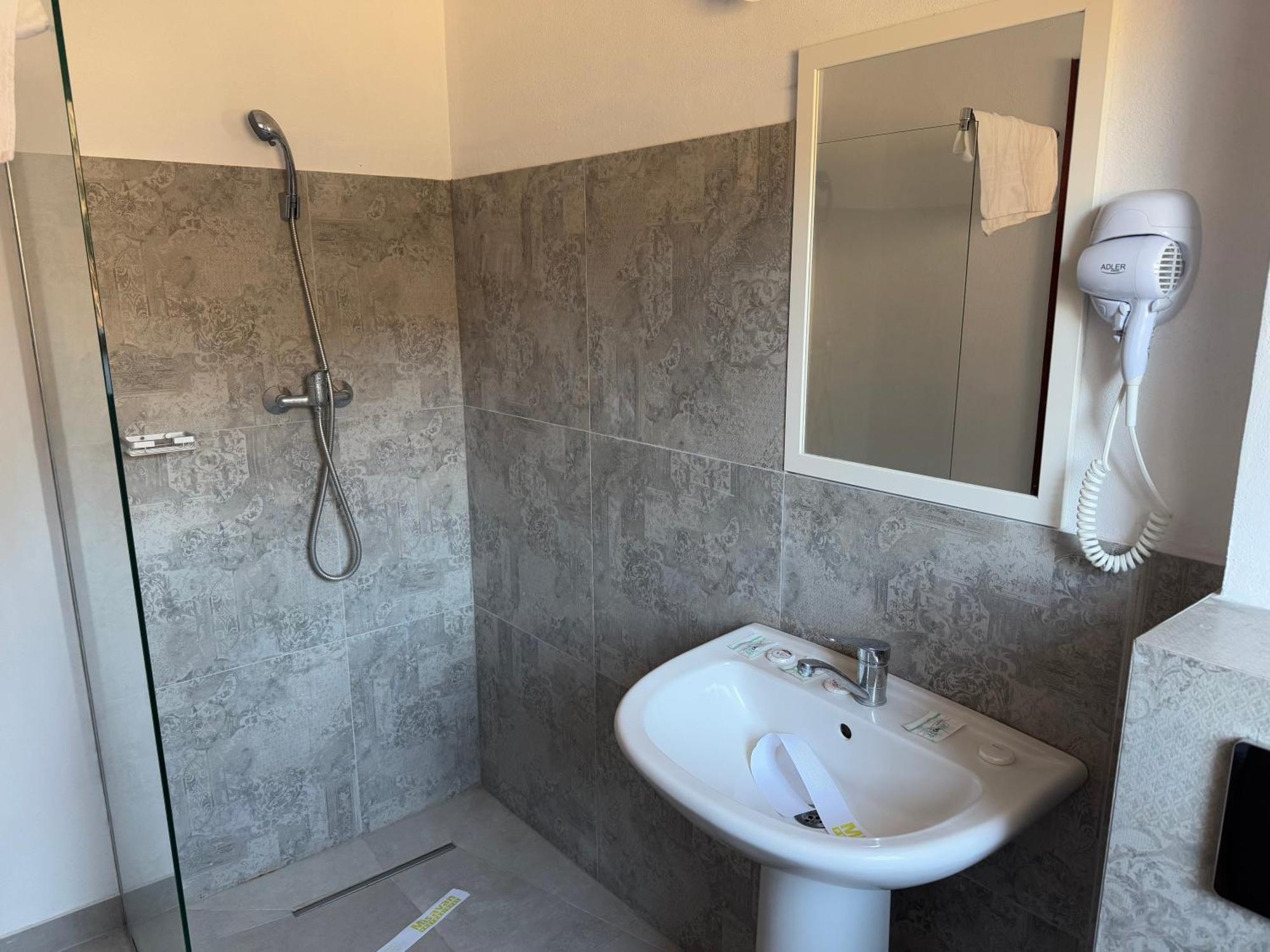 Pension Casa Vanatorilor Бэи­ле-Олэ­неш­ти Экстерьер фото